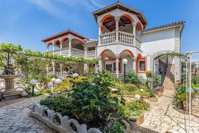 Image de Appartement confortable de 2 chambres à.