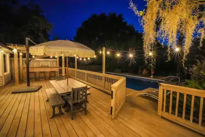 Image de Sandfly home with cottage and pool, close to downtown and Tybee