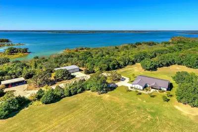 Image de Modern, Comfy & Stylish Farmhouse - Direct Lake Access/Fishing Pond/Wildlife