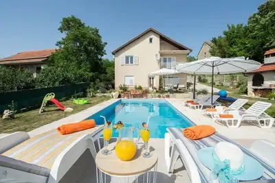 Image de Magnifique maison de 4 chambres Ă Suhac