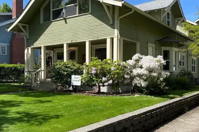 Image de Charming Campus Area Home three blocks to World Games