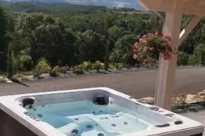 Image de Gîte de charme15 pers vignes Beaujolais pierres dorées Lyon