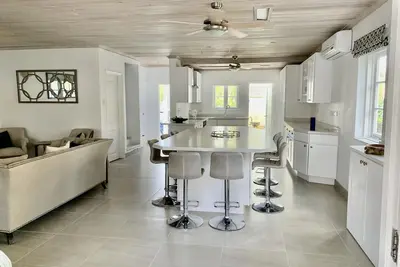 Image de Luxury 3 bedroom home at porters gate. St James