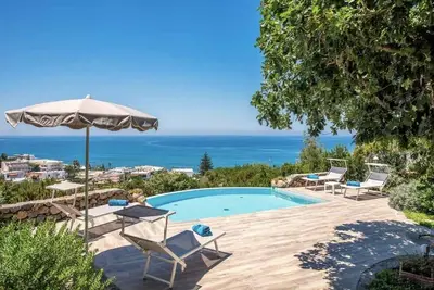 Image de Panaromic Villa With Enchanting Blues