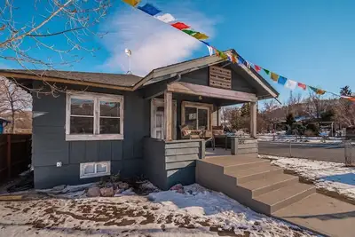 Image de Artful Cake House Retreat | Trails & Park Nearby