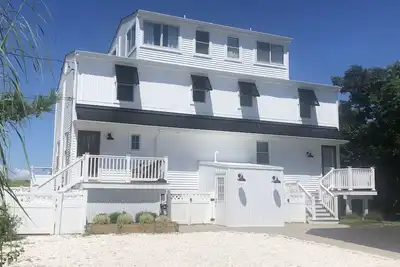 Image de Beautiful Beachfront Townhouse With Beach Access And Ocean Views Steps To Beach