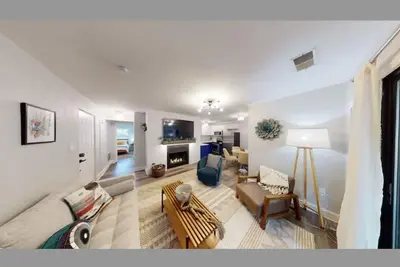 Image de Beautiful Uptown Condo w/ 2br/2Bath, by Mansion™