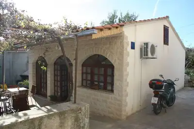 Appartement d'une chambre avec le balcon et la vue sur le mer Bol, Brac (A-2899-d)