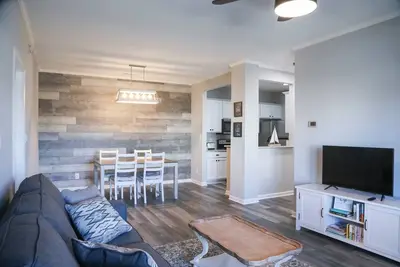 Image de 4 miles from Lewes Beach, biking trails, dining, shopping & history!