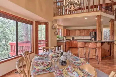 Image de Spacious+Amazing view+Game room+Dog friendly, 5min to Lake