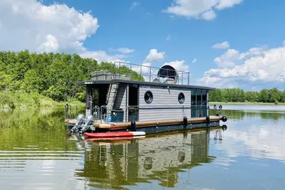Image de Luxury houseboat with many extras included