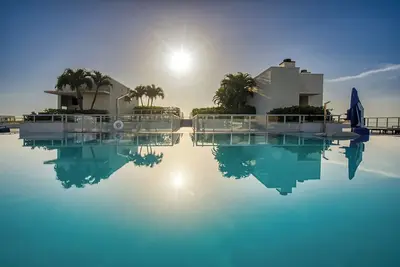 Image de Luxury beach Condo with ocean view right at Hollywood boardwalk