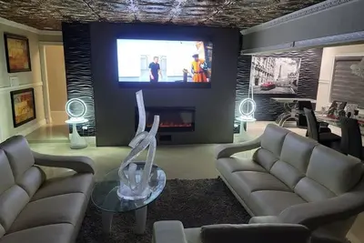 Image de House of Gucci. Luxurious Living; Style and Class.