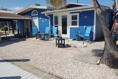 Image de Peaceful home on canal with boat lift, hot tub, and 5 mins to Charlotte Harbor!