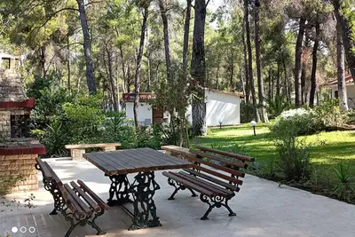 Image de Family Villa in Sani - Sleeps 6 - Parking - WiFi