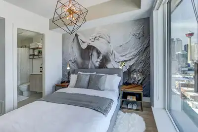 Image de Next to Bmo/saddledome Downtown Calgary 2 bedroom Penthouse style condo sleep 6