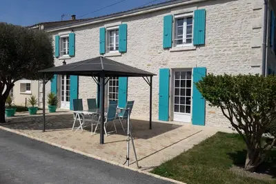 Image de Idéal pour visite du marais et repos avec piscine, barque, vélos, parc