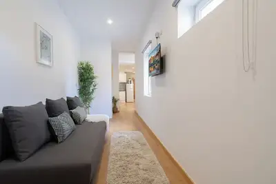 Image de Charming & Restful Flat | Central by HostWise