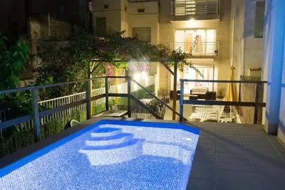 Image de Belle et spacieuse maison au centre à 50 mètres de la plage