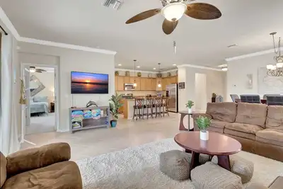 Image de Unwind in Paradise: Estero's Best Rental with Pool, Spa & Amenities!