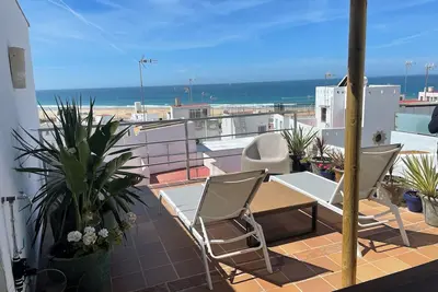 Image de Typical town house with stunning sea views - 5 minutes walk from the beach