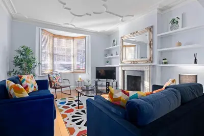 Image de The Townhouse | By My Getaways | Free Parking