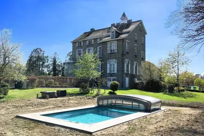 Image de Manoir de luxe avec piscine Ă Nassogne