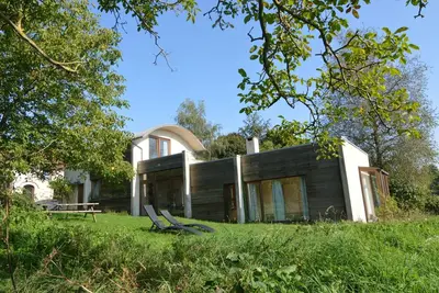Image de Charmante maison de vacances avec piscine ouvert de avril Ă sept. Ă Bruxelles