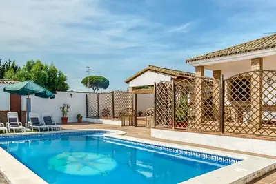 Image de Villa avec piscine chauffée sur la plage deBarbate