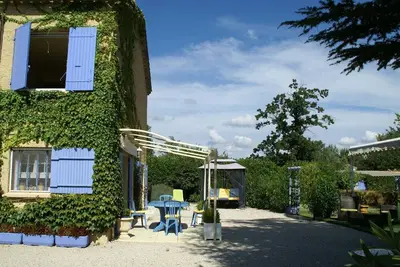 Image de Beau logement avec piscine Ă Piolenc