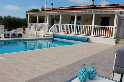 Image de Belle villa près de la mer à Epano Sisi