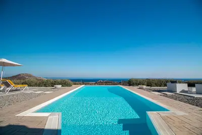 Image de Villa de luxe près de la mer à Kalithies avec jacuzzi