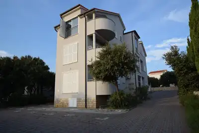 Image de Appartement spacieux Ă Mandre avec terrasse