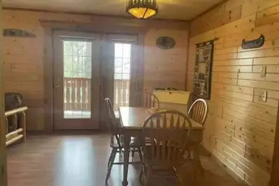 Image de Comfy cozy log cabin, spectacular view.