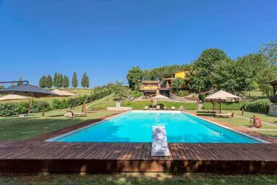 Image de Cottage en Toscane avec Piscine & Sauna