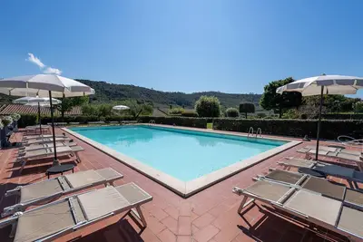 Image de Maison de vacances pittoresque avec piscine