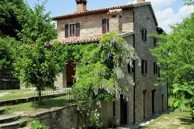 Ferme à Apecchio avec piscine