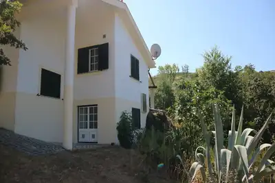 Gîte de campagne idyllique avec forêt