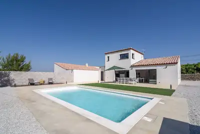 Image de Villa contemporaine avec piscine privée
