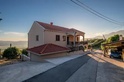 Image de Appartement avec terrasse priv×™e