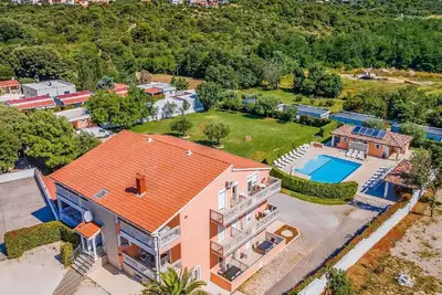 Image de Appartement avec piscine, Banjole