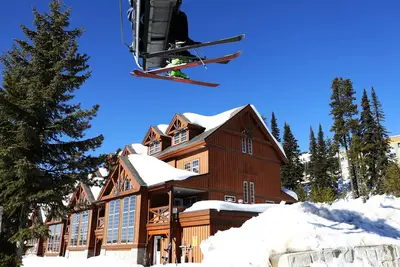 Image de Ski In/Out Townhome, sleeps 10, 6 min walk to Town Square, restaurants, gondula