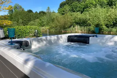 Image de Villa de vacances de luxe à Harderwijk avec jacuzzi