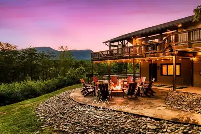 Image de Private 9 Acres/Hot Tub/Game Room/Theater/Luxe - Loge Peak