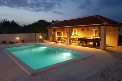 Image de Villa de luxe Ă Pridraga avec piscine