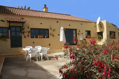 Image de Rustic Casita In The Orotava Valley Surrounded By Vineyards With HotTub and Wifi