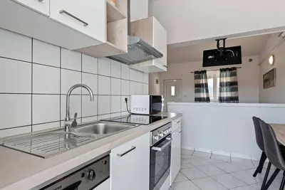 Image de Appartement moderne à Vir avec balcon