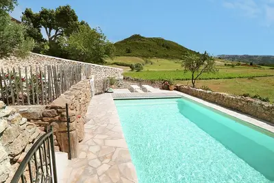 Image de Appartement élégant avec piscine