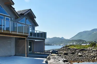 Image de Maison de vacances pour 10 a Brattvåg