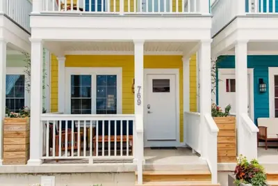 Image de 769 Th · Paradise Palms - 2 Bed/2. 5 Bath Townhome w/ Amazing Views!